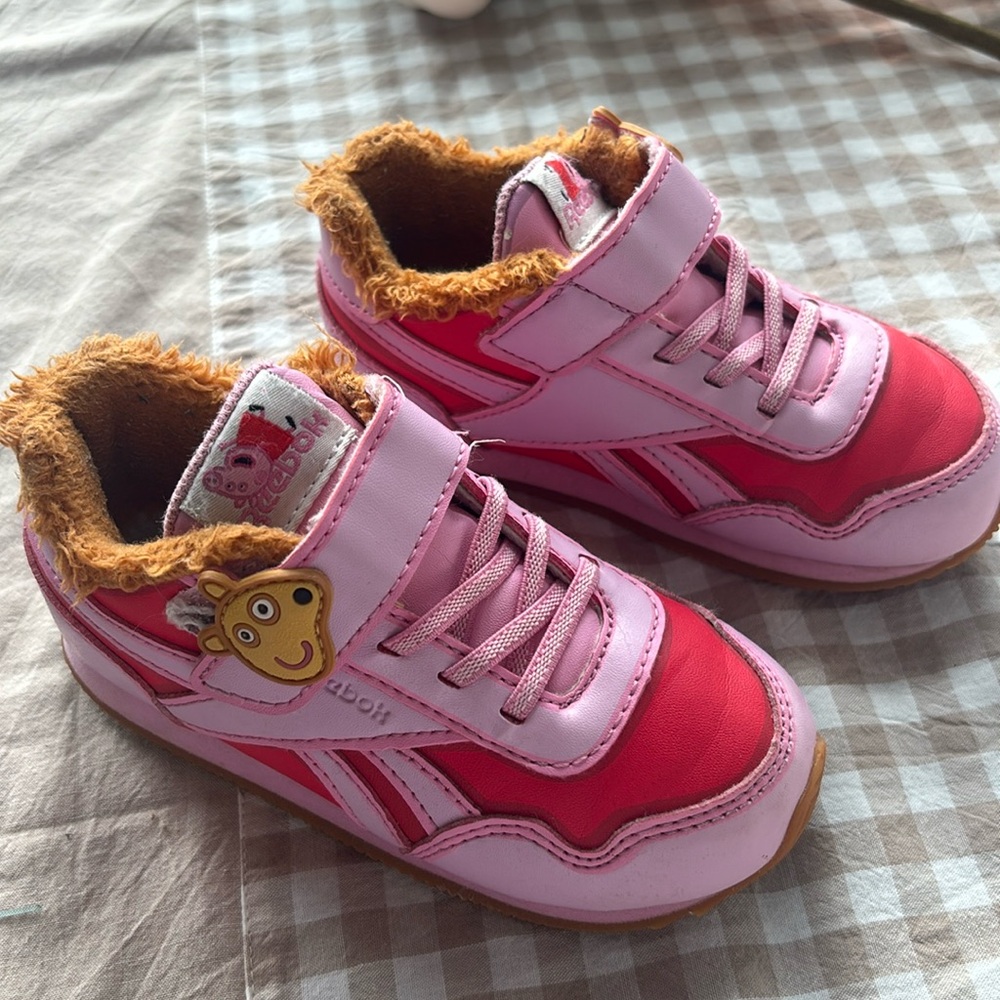 Toddler Girls Peppa Pig Reebok sneakers Size 7